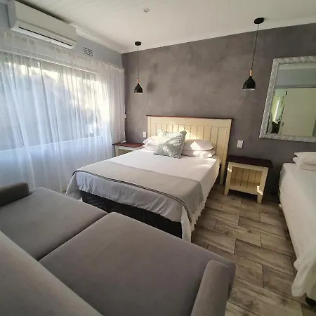 Guest House On Gillian Unit 1 Ballito Exterior photo
